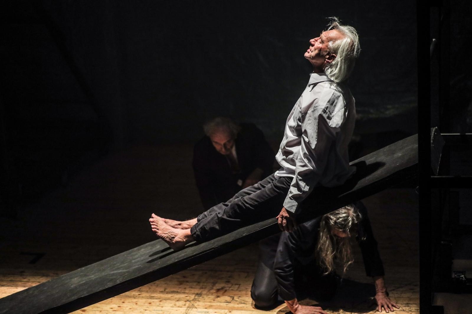 Zdjęcie w galerii na portalu naszraciborz.pl: Tekst urywa się... Niecodzienny teatralny poniedziałek w RCK wiadomości z regionu