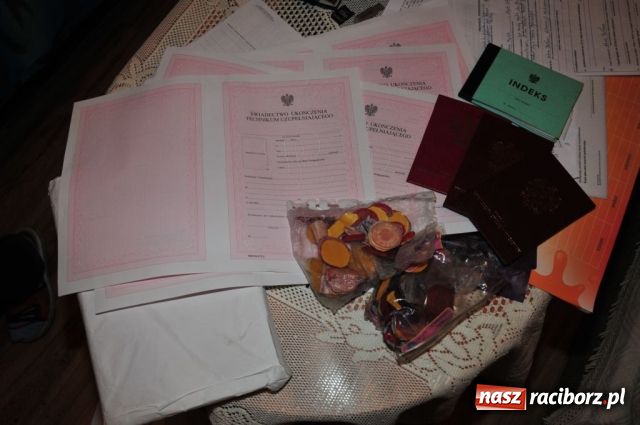 Zdjęcie w galerii na portalu naszraciborz.pl: Straż Graniczna rozbiła gang fałszerzy wiadomości z regionu