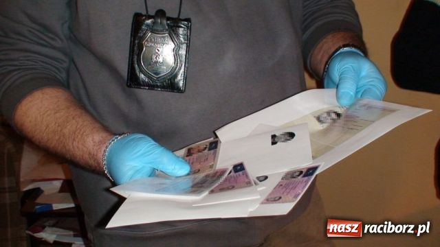 Zdjęcie w galerii na portalu naszraciborz.pl: Straż Graniczna rozbiła gang fałszerzy wiadomości z regionu