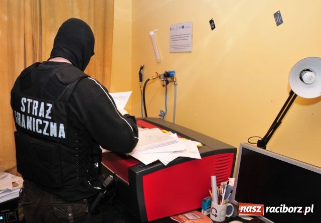 Zdjęcie w galerii na portalu naszraciborz.pl: Straż Graniczna rozbiła gang fałszerzy wiadomości z regionu