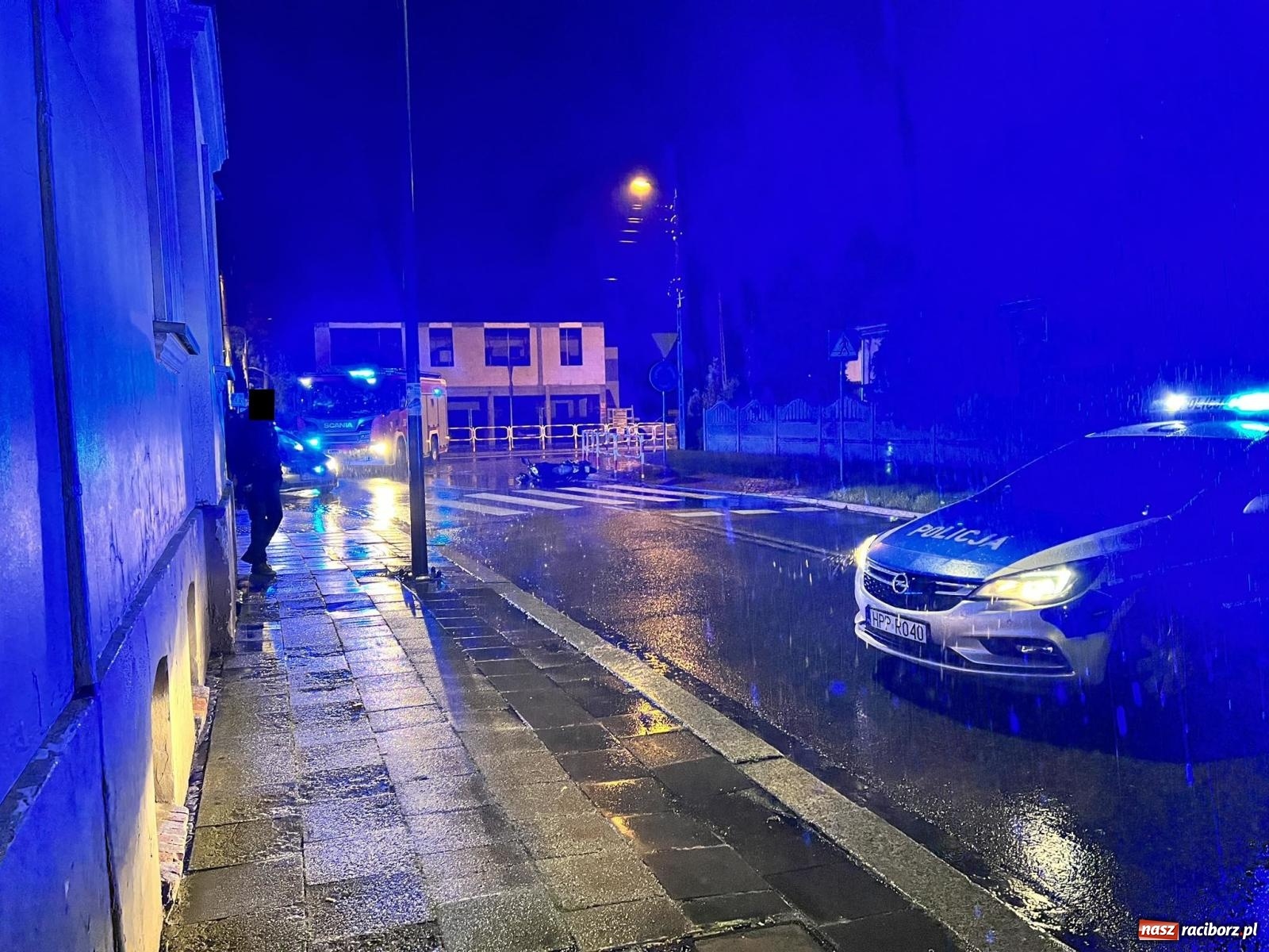 Zdjęcie w galerii na portalu naszraciborz.pl: Kierujący jednośladem zaliczył wywrotkę na Michejdy. Był pod wpływem wiadomości z regionu