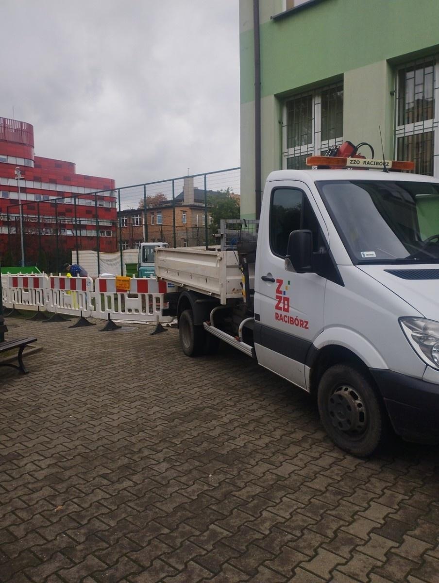 Zdjęcie w galerii na portalu naszraciborz.pl: W śródmieściu powstaje ogród deszczowy wiadomości z regionu