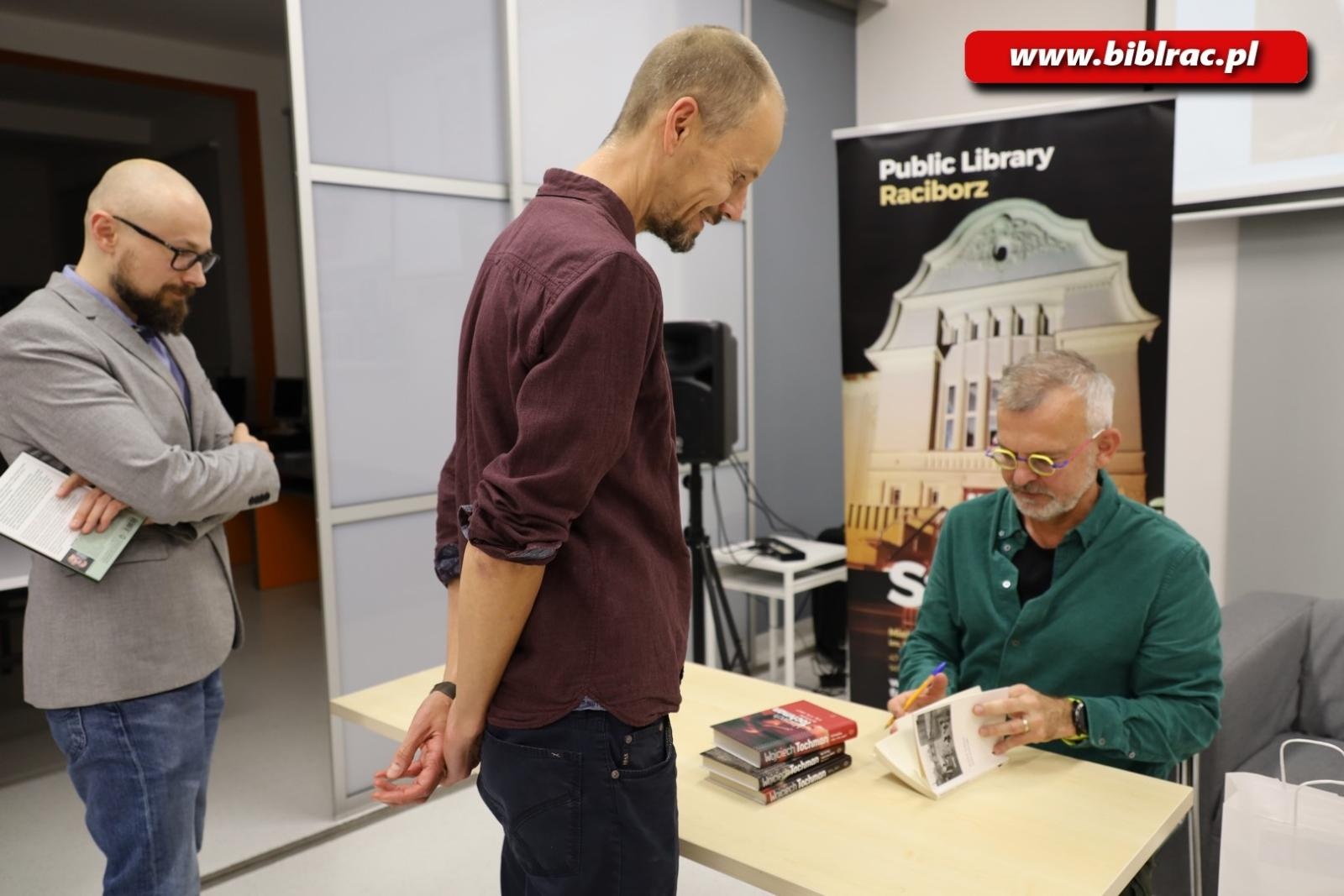 Zdjęcie w galerii na portalu naszraciborz.pl: Historia na śmierć i życie Wojciecha Tochmana w raciborskiej bibliotece wiadomości z regionu