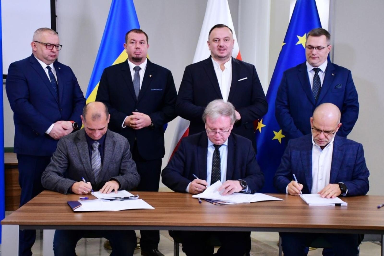 Zdjęcie w galerii na portalu naszraciborz.pl: Podpisano umowę na północno-zachodnią obwodnicę Raciborza wiadomości z regionu