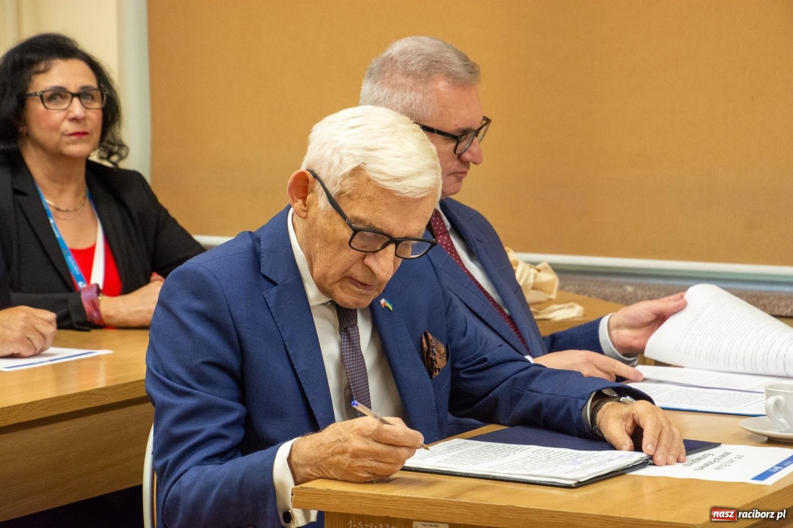 Zdjęcie w galerii na portalu naszraciborz.pl: Jerzy Buzek gościem na seminarium Eunomii w raciborskiej ANS wiadomości z regionu