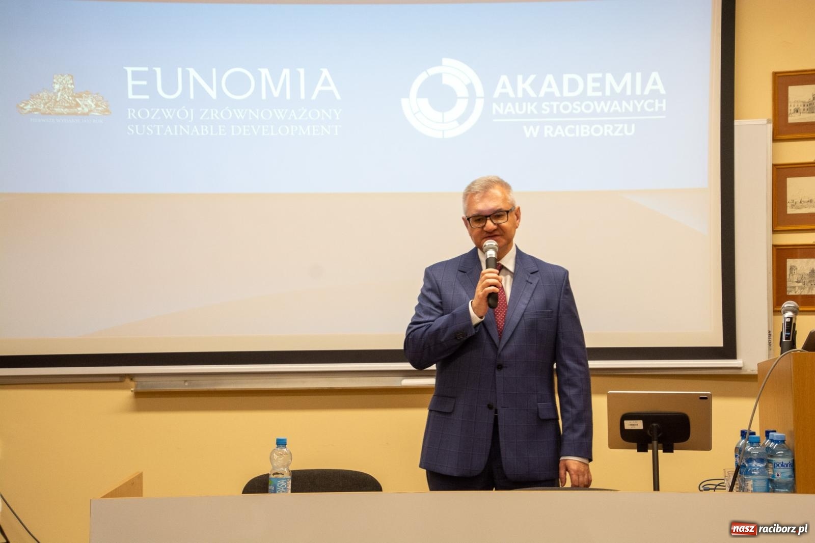 Zdjęcie w galerii na portalu naszraciborz.pl: Jerzy Buzek gościem na seminarium Eunomii w raciborskiej ANS wiadomości z regionu
