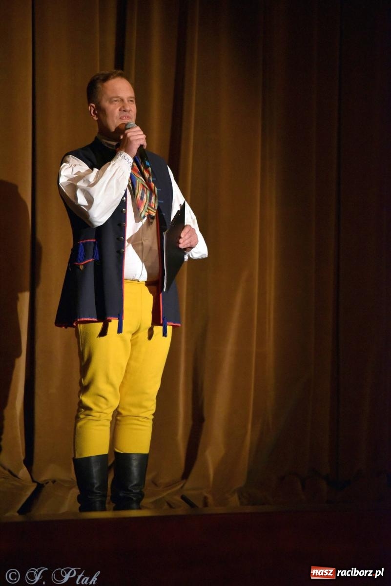 Zdjęcie w galerii na portalu naszraciborz.pl: Słowacki SĽUK. Giganci folkloru na deskach RCK [FOTO i WIDEO] wiadomości z regionu