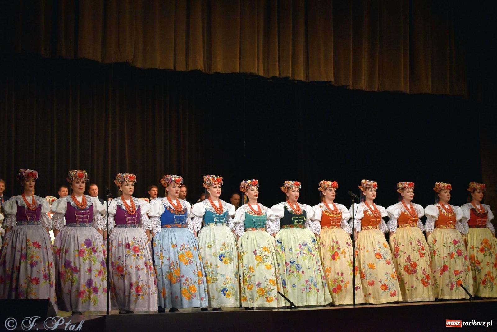 Zdjęcie w galerii na portalu naszraciborz.pl: Siedem dekad ze Śląskiem. Koncert w Raciborzu [FOTO i WIDEO] wiadomości z regionu