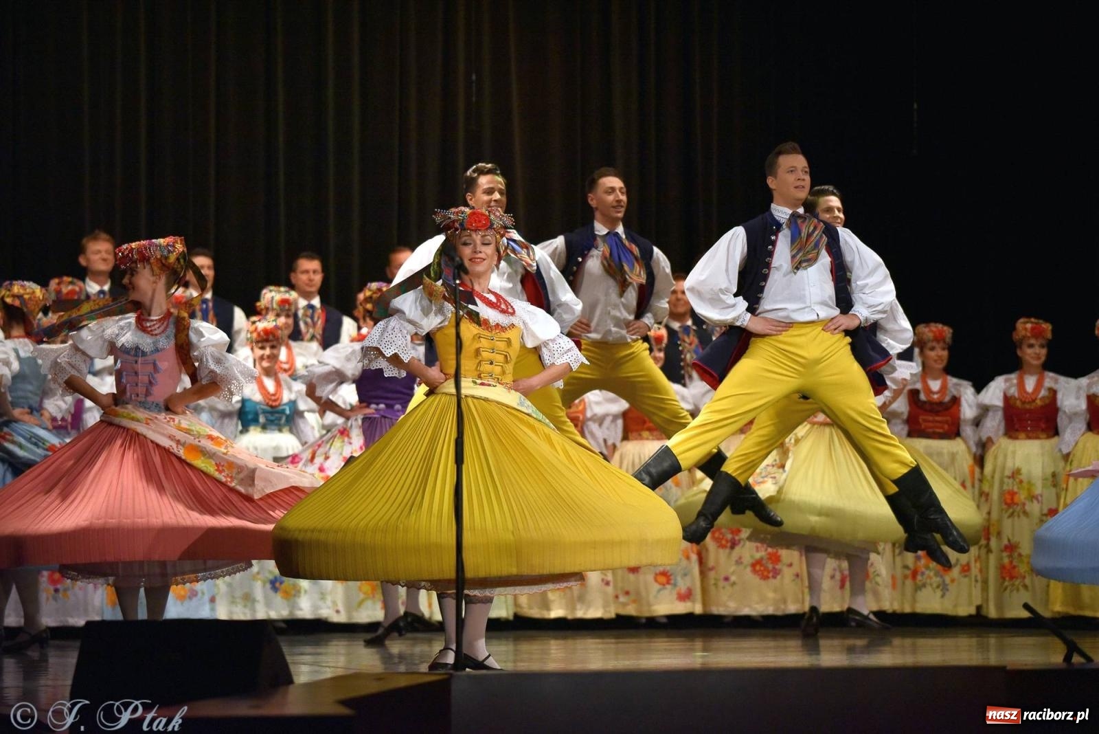 Zdjęcie w galerii na portalu naszraciborz.pl: Siedem dekad ze Śląskiem. Koncert w Raciborzu [FOTO i WIDEO] wiadomości z regionu