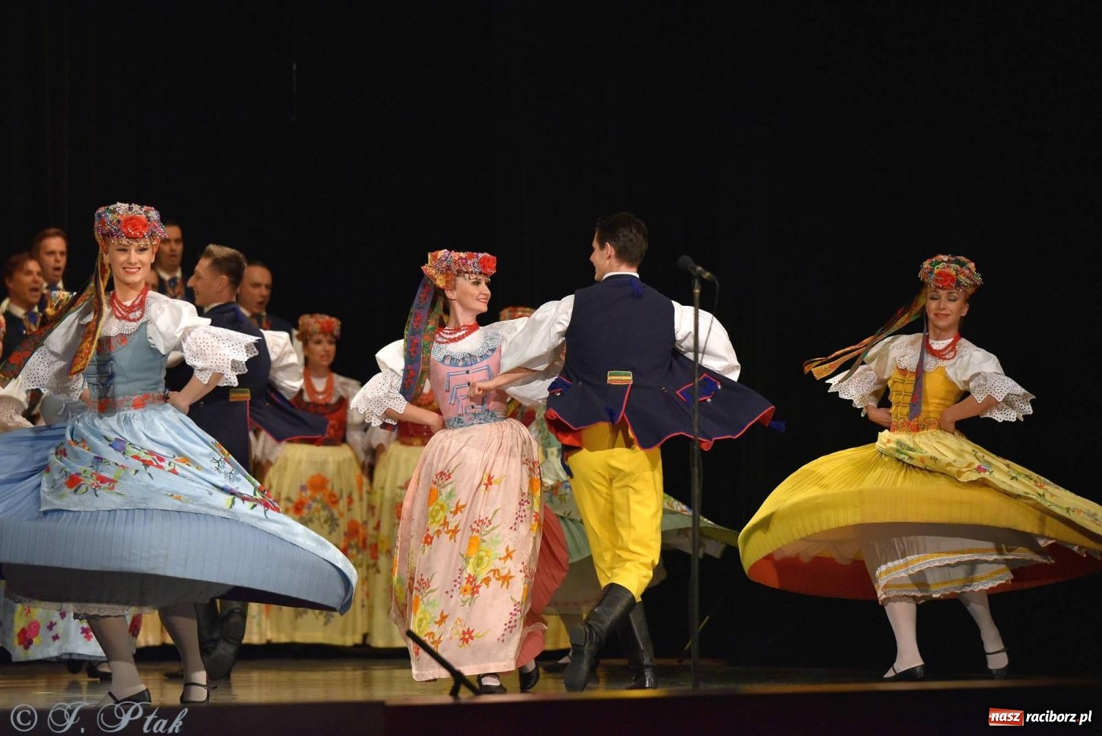 Zdjęcie w galerii na portalu naszraciborz.pl: Siedem dekad ze Śląskiem. Koncert w Raciborzu [FOTO i WIDEO] wiadomości z regionu