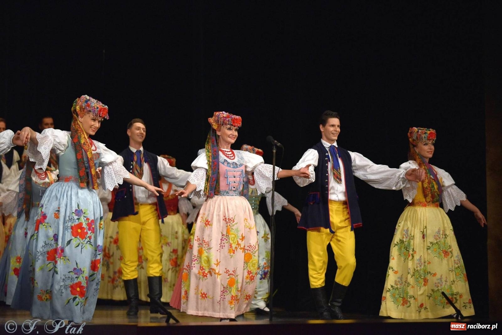 Zdjęcie w galerii na portalu naszraciborz.pl: Siedem dekad ze Śląskiem. Koncert w Raciborzu [FOTO i WIDEO] wiadomości z regionu