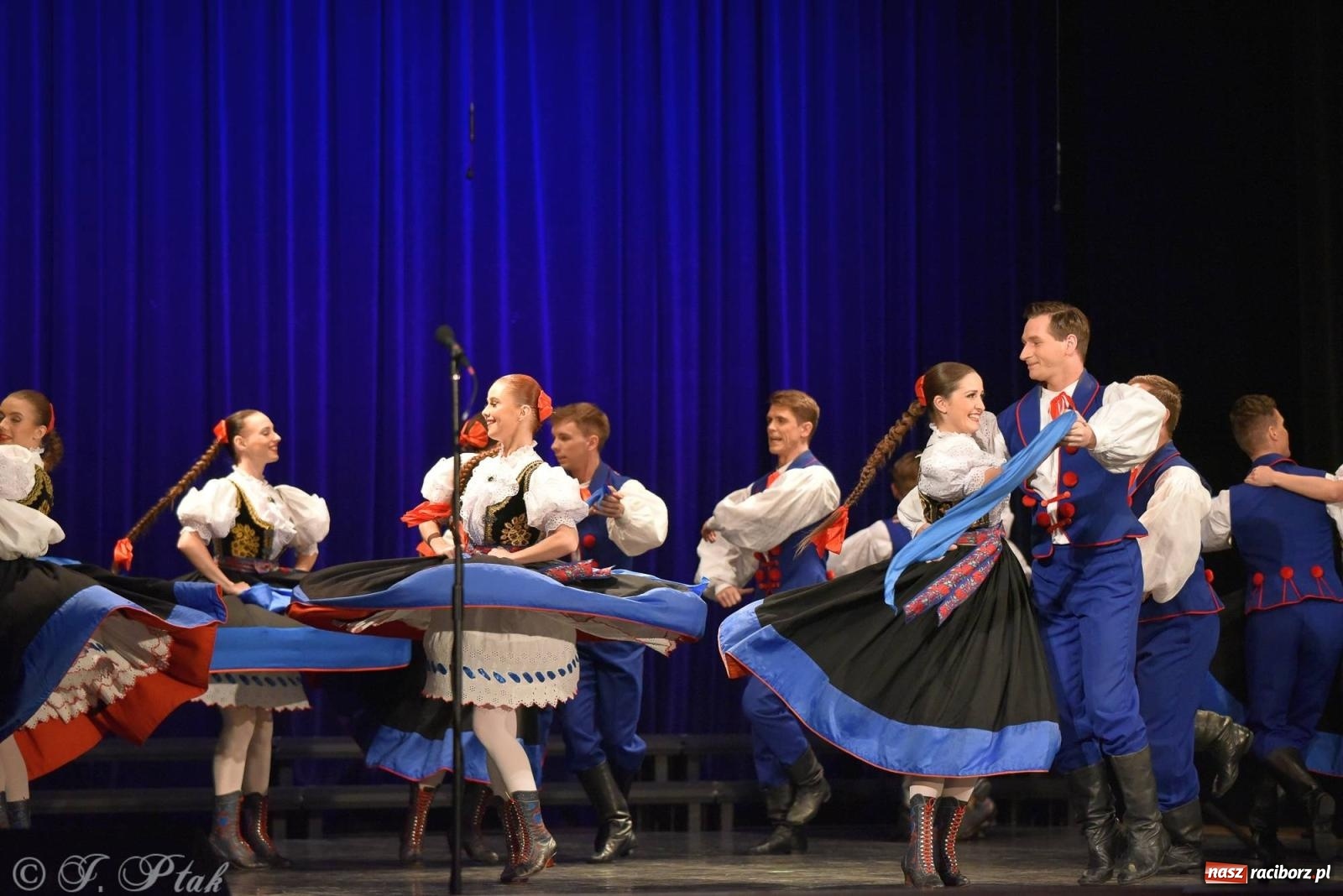 Zdjęcie w galerii na portalu naszraciborz.pl: Siedem dekad ze Śląskiem. Koncert w Raciborzu [FOTO i WIDEO] wiadomości z regionu