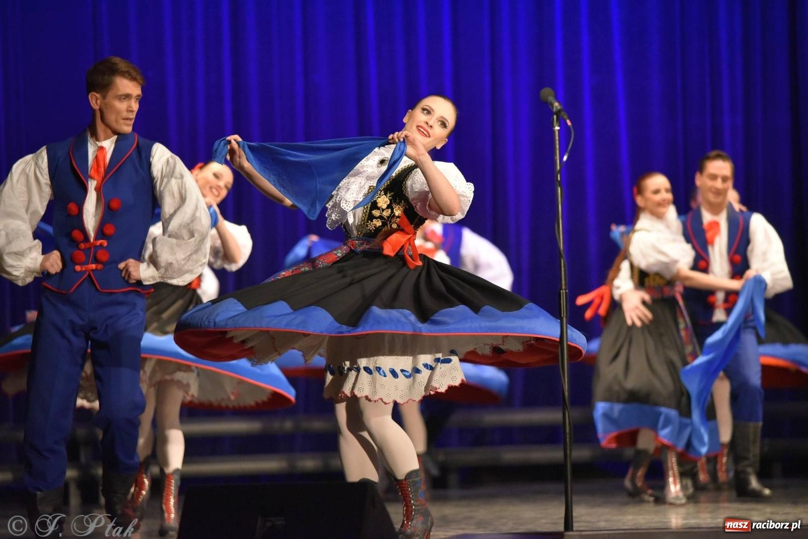 Zdjęcie w galerii na portalu naszraciborz.pl: Siedem dekad ze Śląskiem. Koncert w Raciborzu [FOTO i WIDEO] wiadomości z regionu