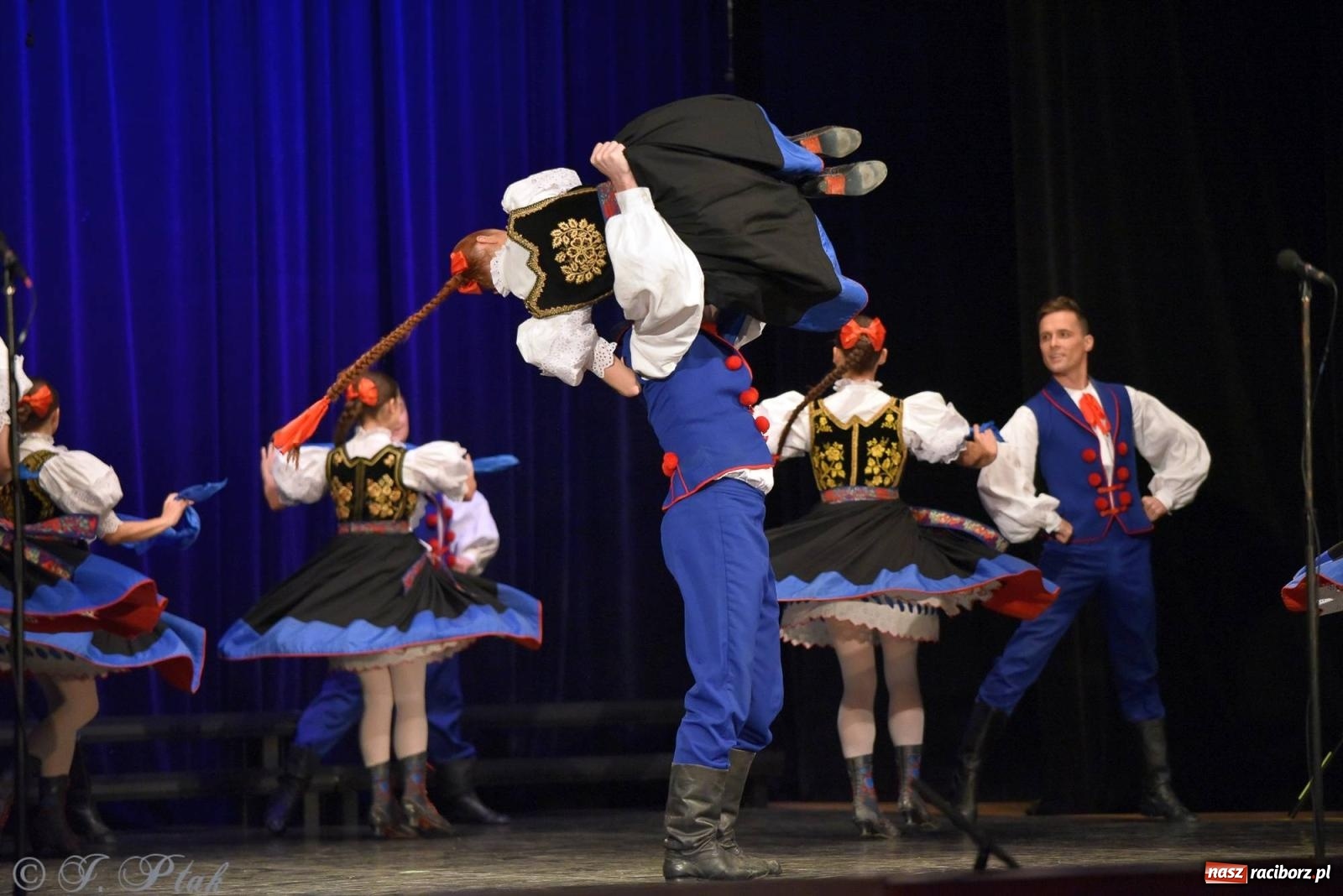 Zdjęcie w galerii na portalu naszraciborz.pl: Siedem dekad ze Śląskiem. Koncert w Raciborzu [FOTO i WIDEO] wiadomości z regionu