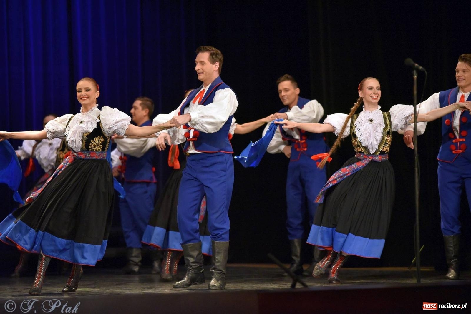 Zdjęcie w galerii na portalu naszraciborz.pl: Siedem dekad ze Śląskiem. Koncert w Raciborzu [FOTO i WIDEO] wiadomości z regionu