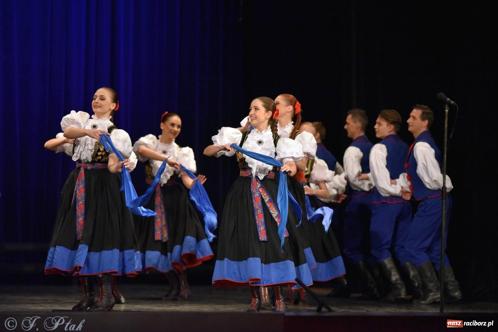 Zdjęcie w galerii na portalu naszraciborz.pl: Siedem dekad ze Śląskiem. Koncert w Raciborzu [FOTO i WIDEO] wiadomości z regionu