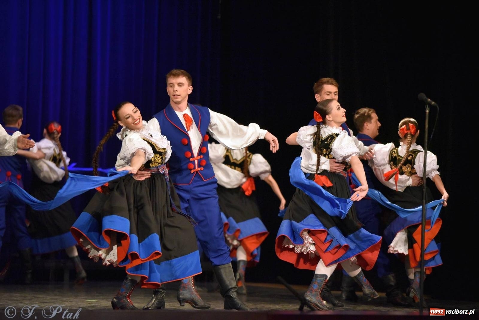 Zdjęcie w galerii na portalu naszraciborz.pl: Siedem dekad ze Śląskiem. Koncert w Raciborzu [FOTO i WIDEO] wiadomości z regionu