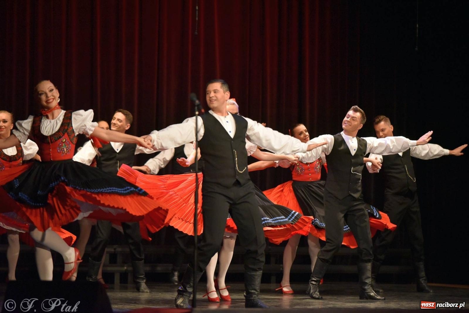 Zdjęcie w galerii na portalu naszraciborz.pl: Siedem dekad ze Śląskiem. Koncert w Raciborzu [FOTO i WIDEO] wiadomości z regionu