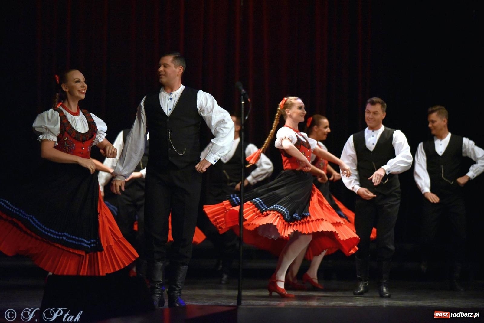 Zdjęcie w galerii na portalu naszraciborz.pl: Siedem dekad ze Śląskiem. Koncert w Raciborzu [FOTO i WIDEO] wiadomości z regionu