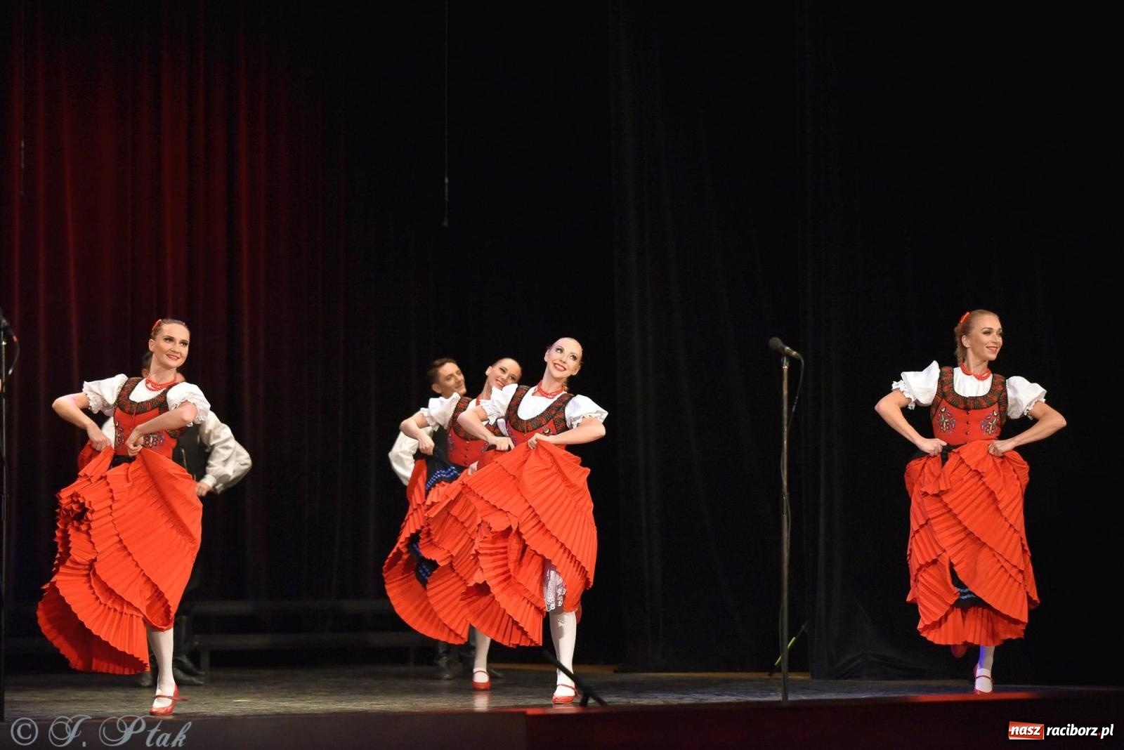 Zdjęcie w galerii na portalu naszraciborz.pl: Siedem dekad ze Śląskiem. Koncert w Raciborzu [FOTO i WIDEO] wiadomości z regionu