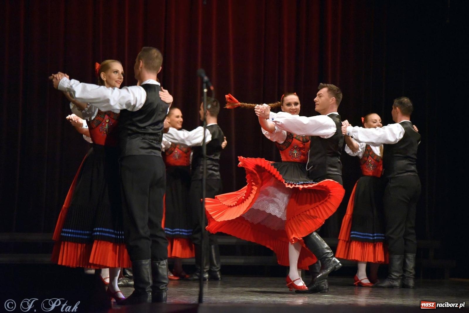 Zdjęcie w galerii na portalu naszraciborz.pl: Siedem dekad ze Śląskiem. Koncert w Raciborzu [FOTO i WIDEO] wiadomości z regionu