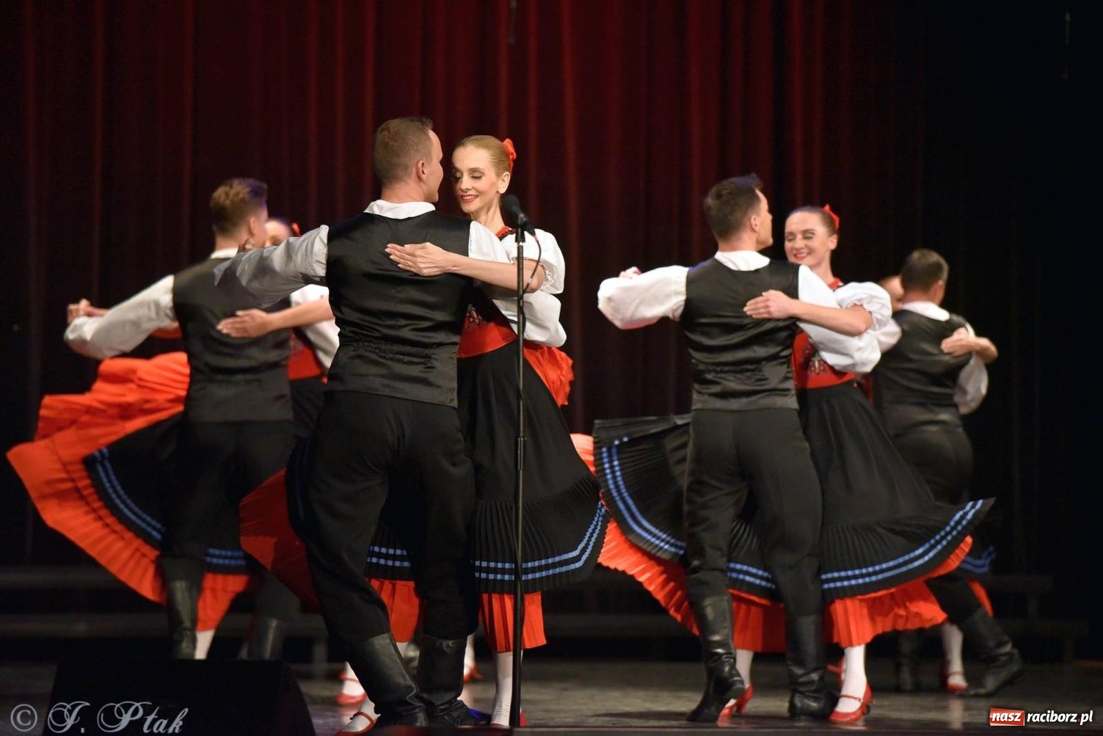 Zdjęcie w galerii na portalu naszraciborz.pl: Siedem dekad ze Śląskiem. Koncert w Raciborzu [FOTO i WIDEO] wiadomości z regionu