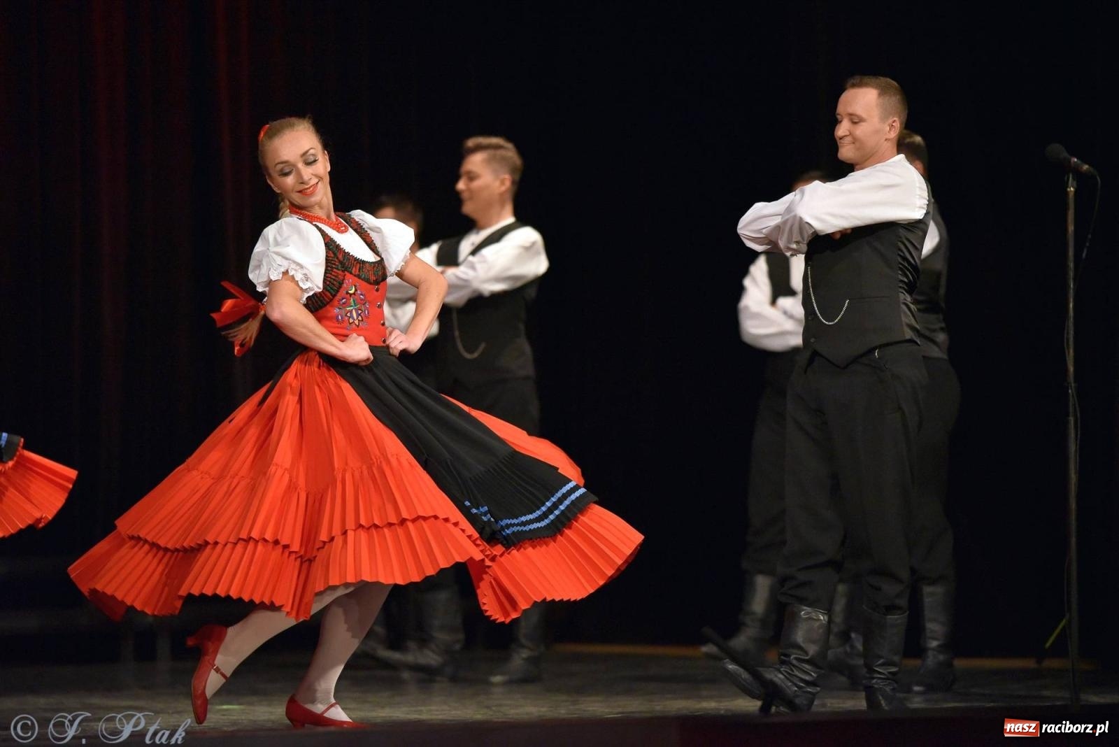 Zdjęcie w galerii na portalu naszraciborz.pl: Siedem dekad ze Śląskiem. Koncert w Raciborzu [FOTO i WIDEO] wiadomości z regionu