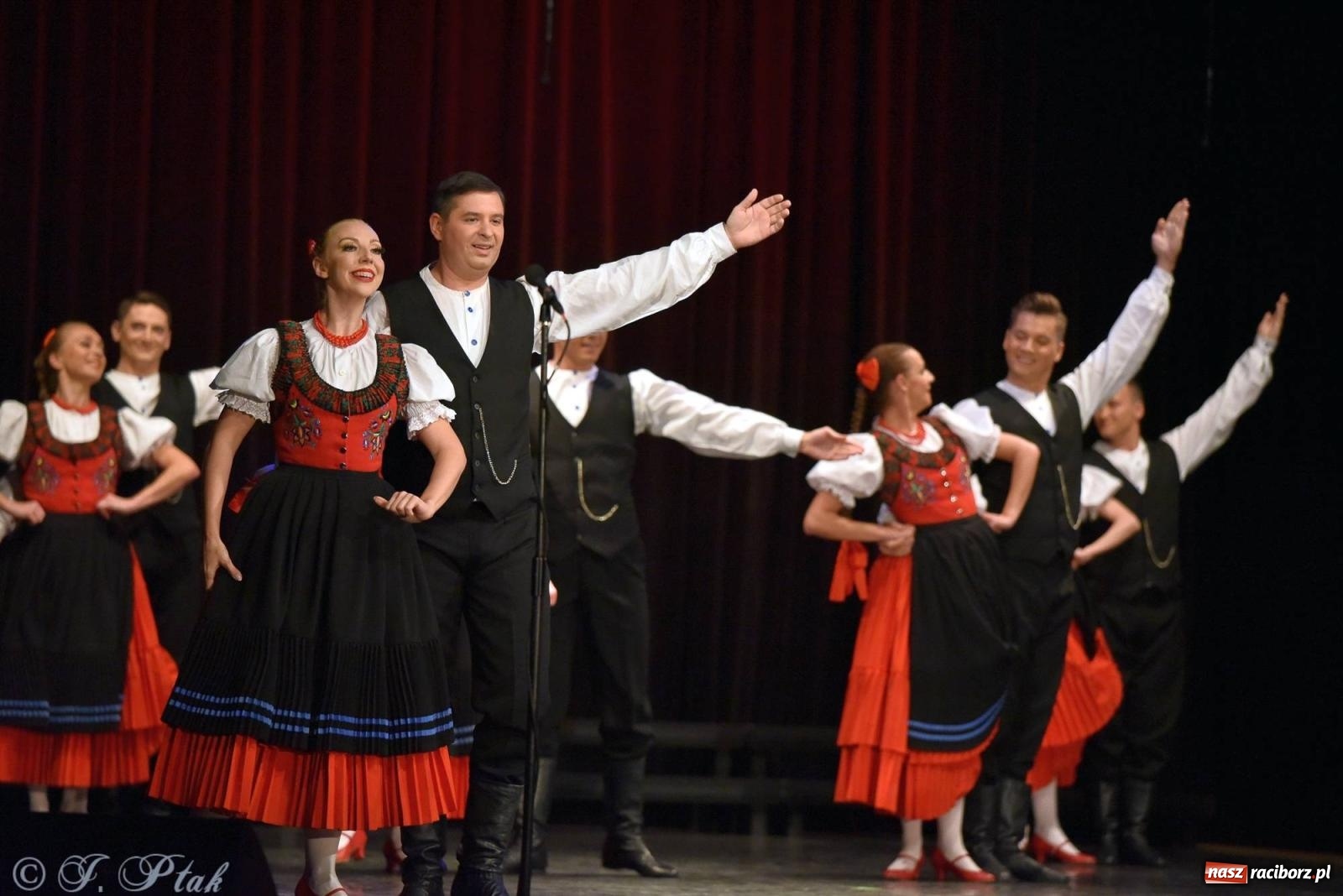 Zdjęcie w galerii na portalu naszraciborz.pl: Siedem dekad ze Śląskiem. Koncert w Raciborzu [FOTO i WIDEO] wiadomości z regionu