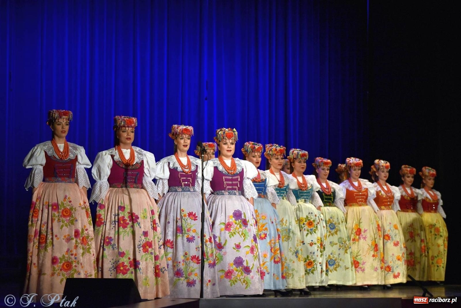 Zdjęcie w galerii na portalu naszraciborz.pl: Siedem dekad ze Śląskiem. Koncert w Raciborzu [FOTO i WIDEO] wiadomości z regionu