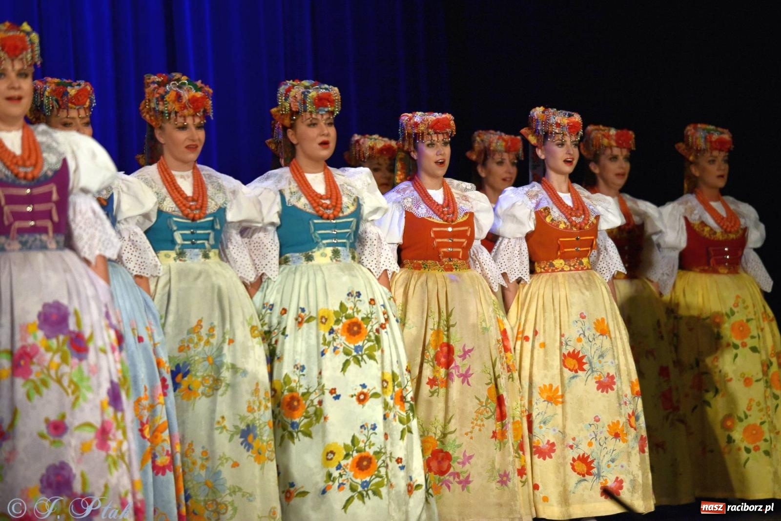 Zdjęcie w galerii na portalu naszraciborz.pl: Siedem dekad ze Śląskiem. Koncert w Raciborzu [FOTO i WIDEO] wiadomości z regionu