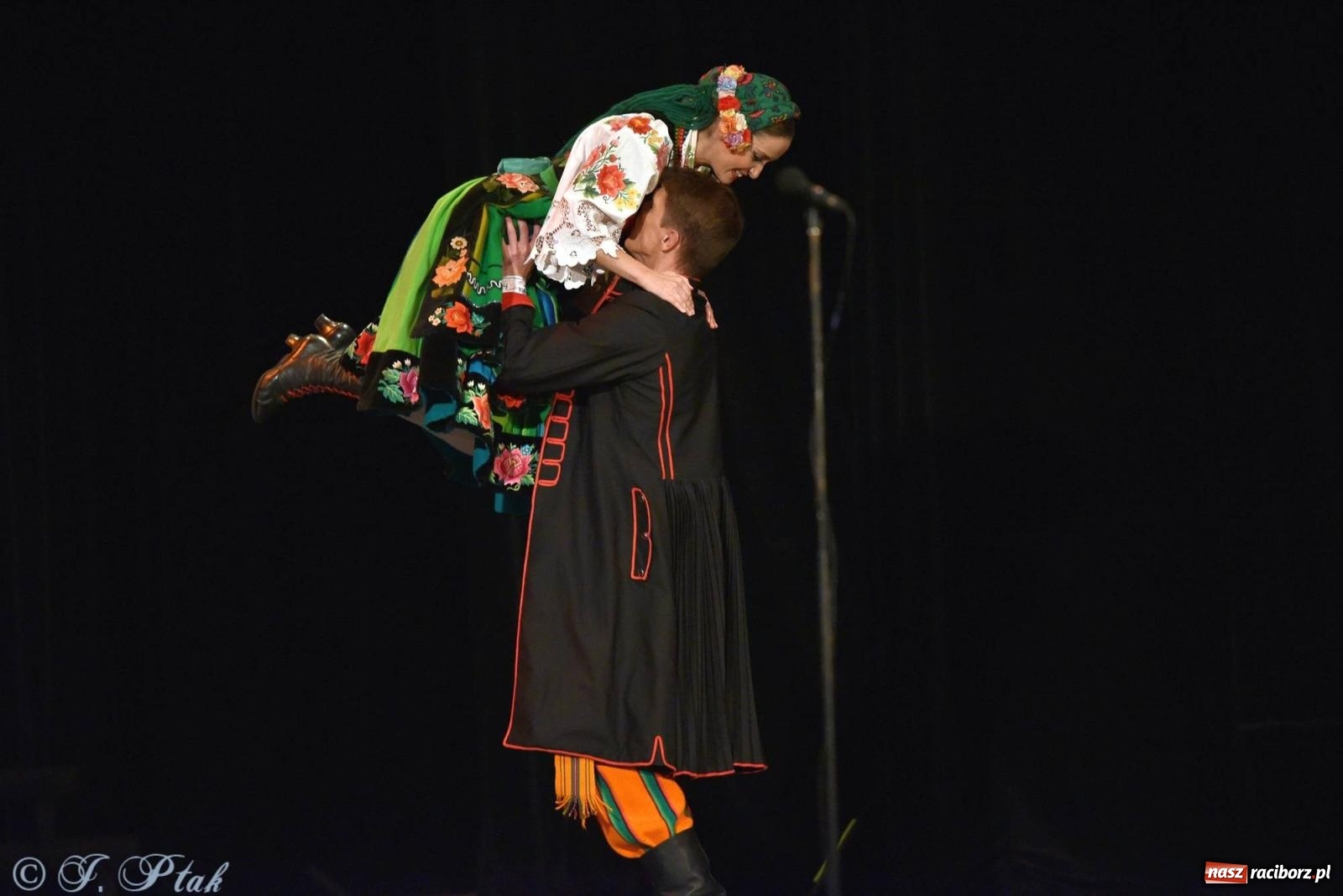 Zdjęcie w galerii na portalu naszraciborz.pl: Siedem dekad ze Śląskiem. Koncert w Raciborzu [FOTO i WIDEO] wiadomości z regionu