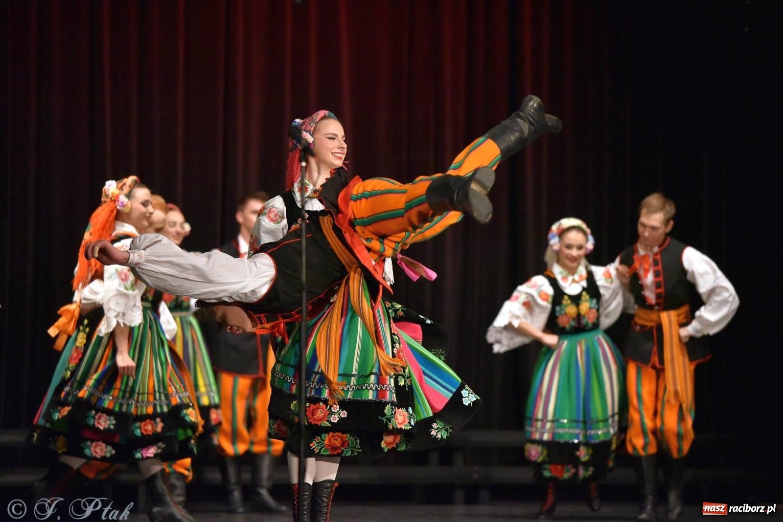 Zdjęcie w galerii na portalu naszraciborz.pl: Siedem dekad ze Śląskiem. Koncert w Raciborzu [FOTO i WIDEO] wiadomości z regionu