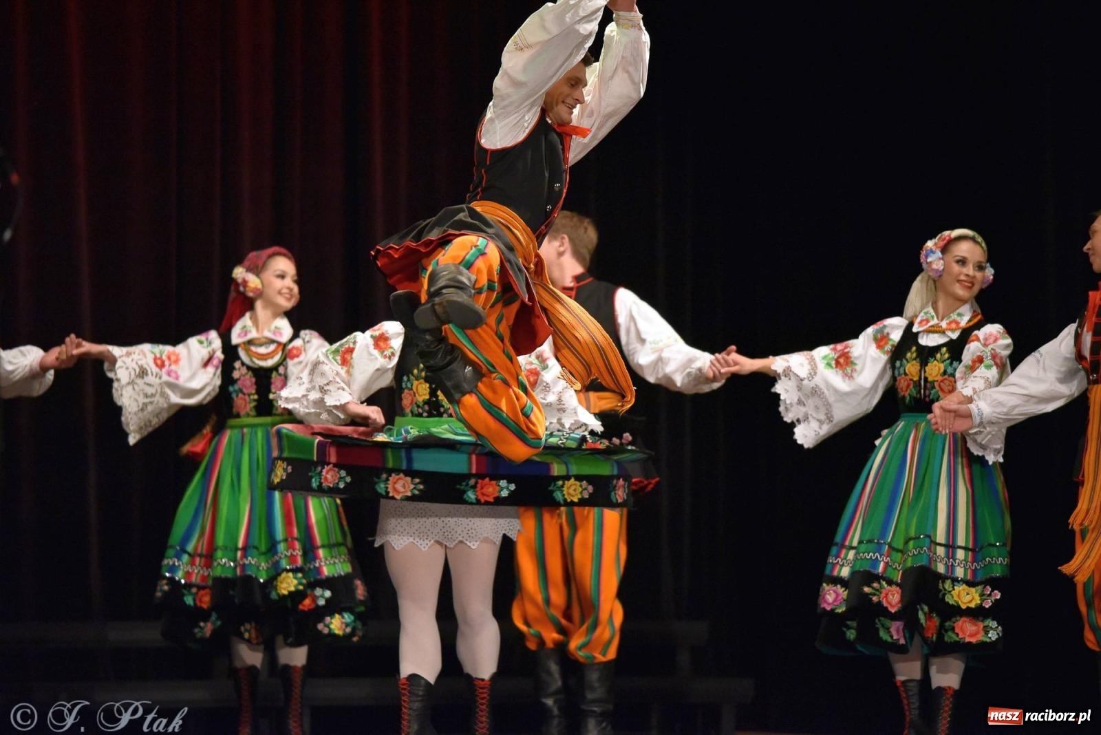 Zdjęcie w galerii na portalu naszraciborz.pl: Siedem dekad ze Śląskiem. Koncert w Raciborzu [FOTO i WIDEO] wiadomości z regionu