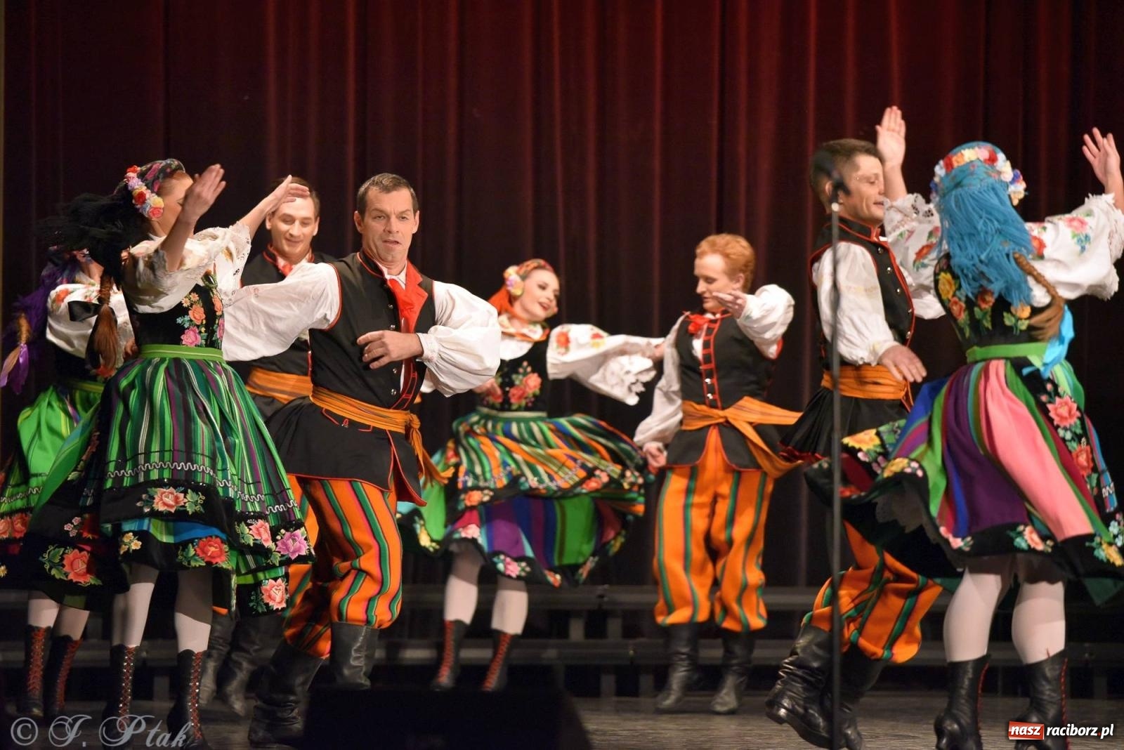 Zdjęcie w galerii na portalu naszraciborz.pl: Siedem dekad ze Śląskiem. Koncert w Raciborzu [FOTO i WIDEO] wiadomości z regionu