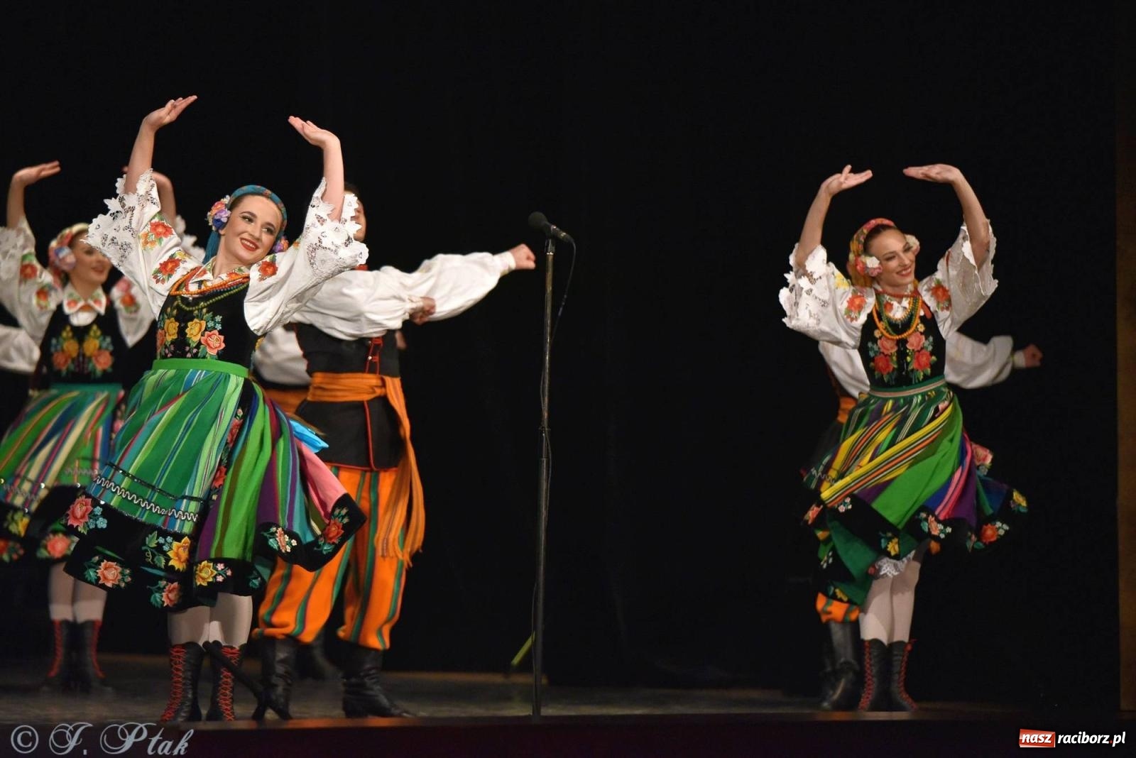 Zdjęcie w galerii na portalu naszraciborz.pl: Siedem dekad ze Śląskiem. Koncert w Raciborzu [FOTO i WIDEO] wiadomości z regionu