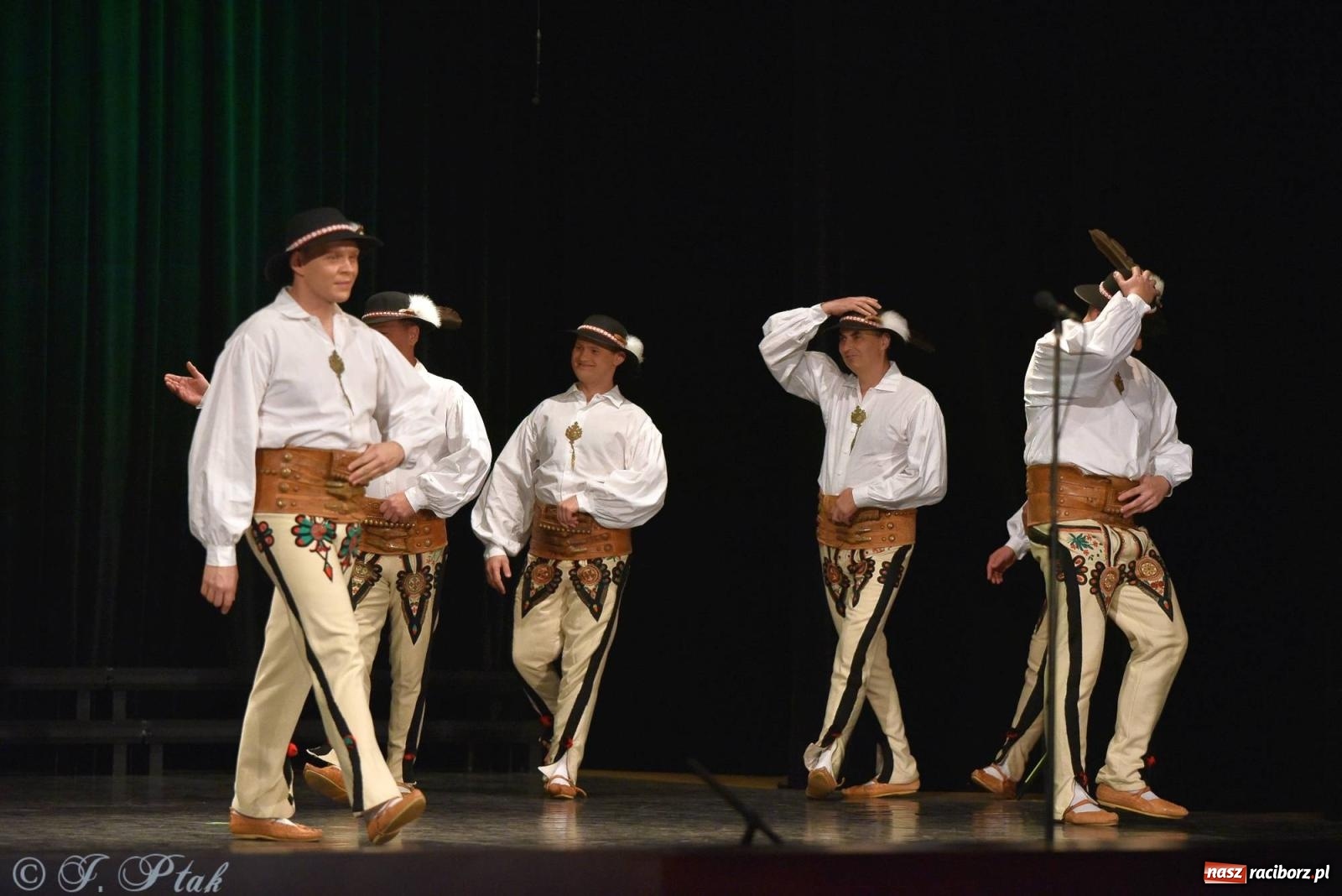 Zdjęcie w galerii na portalu naszraciborz.pl: Siedem dekad ze Śląskiem. Koncert w Raciborzu [FOTO i WIDEO] wiadomości z regionu