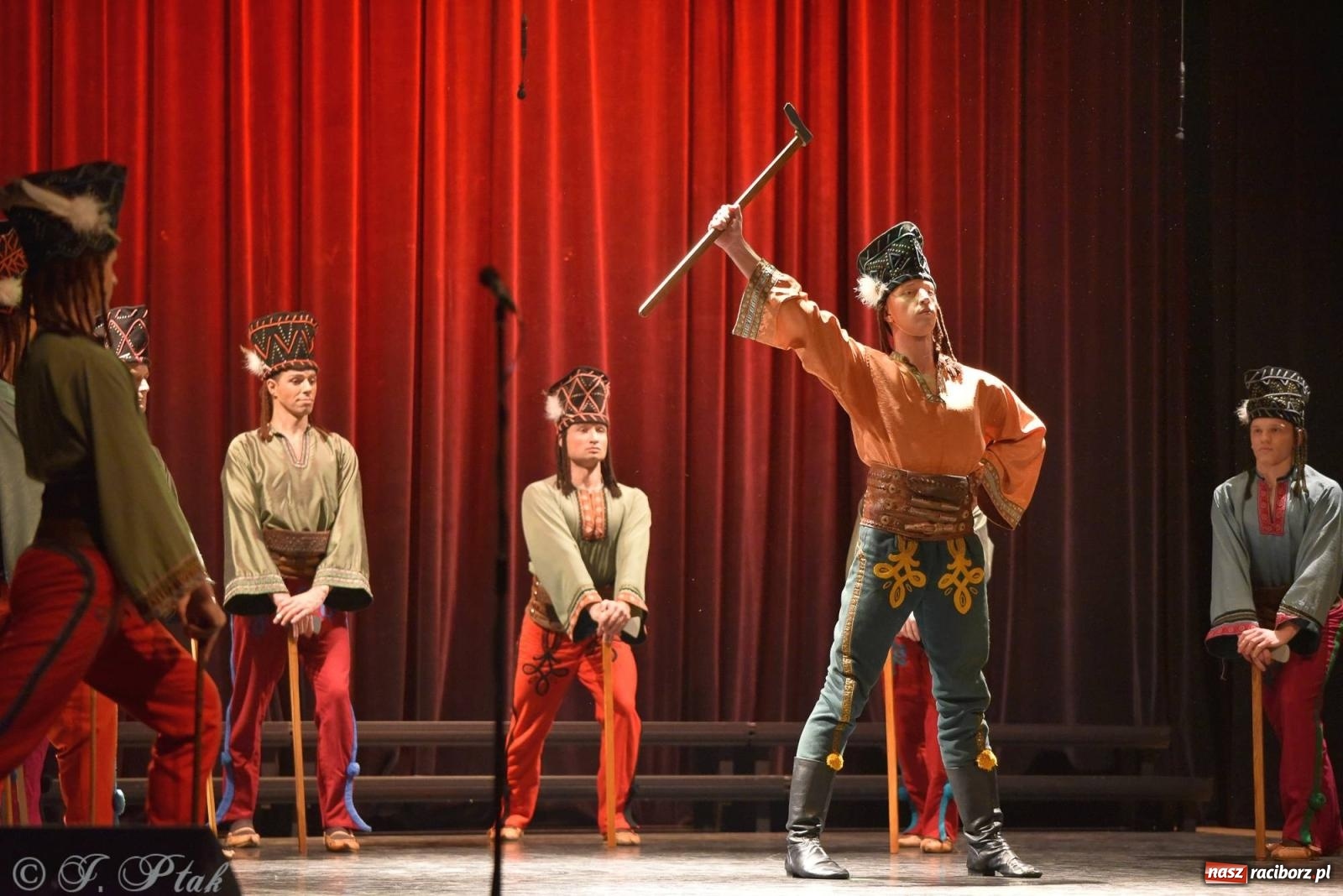 Zdjęcie w galerii na portalu naszraciborz.pl: Siedem dekad ze Śląskiem. Koncert w Raciborzu [FOTO i WIDEO] wiadomości z regionu