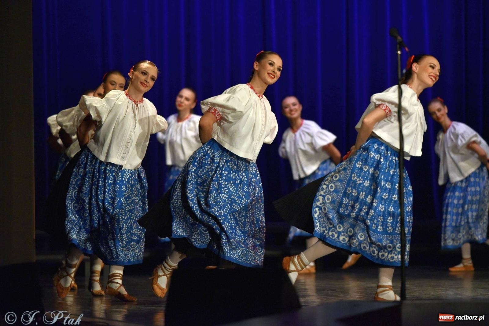 Zdjęcie w galerii na portalu naszraciborz.pl: Siedem dekad ze Śląskiem. Koncert w Raciborzu [FOTO i WIDEO] wiadomości z regionu