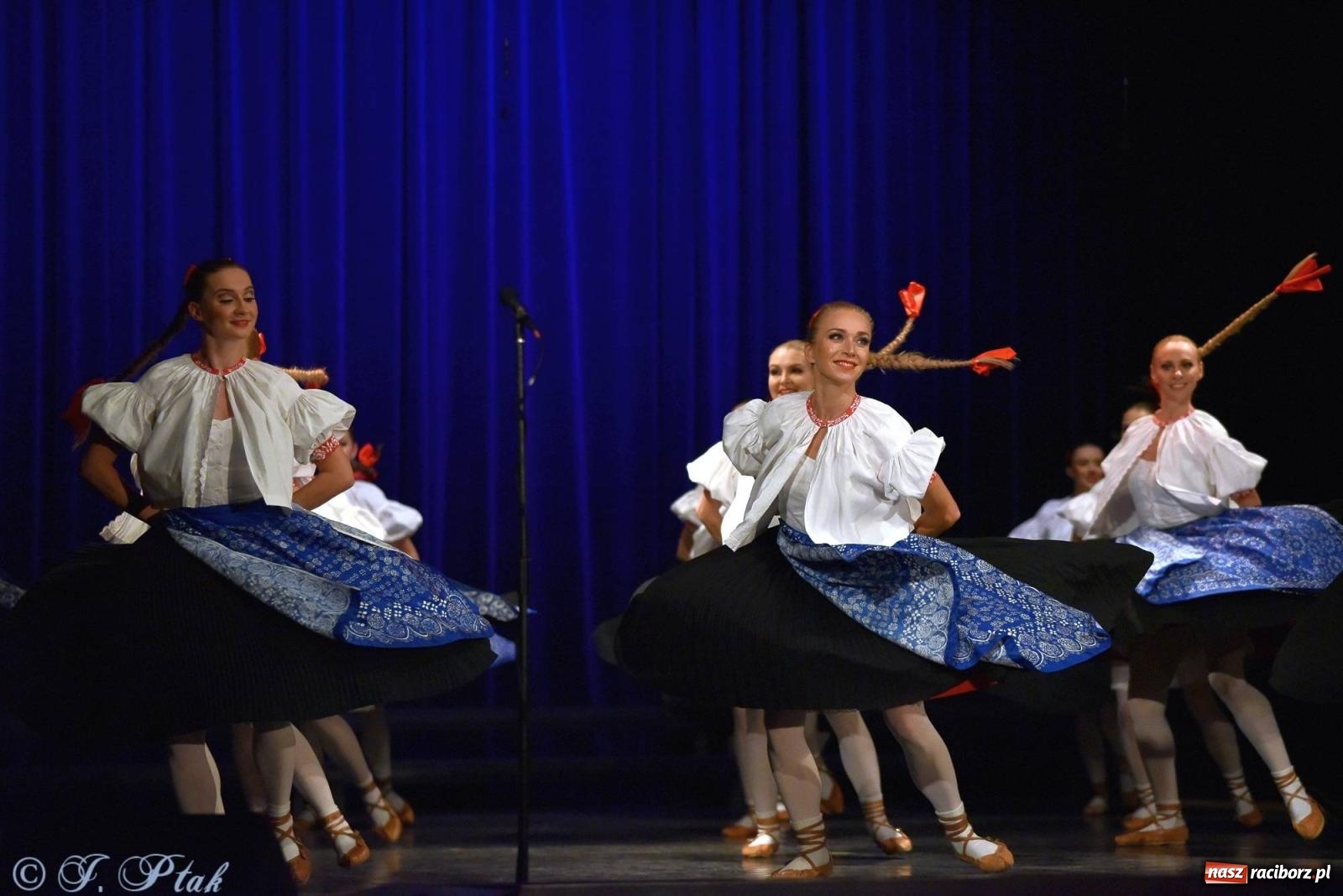Zdjęcie w galerii na portalu naszraciborz.pl: Siedem dekad ze Śląskiem. Koncert w Raciborzu [FOTO i WIDEO] wiadomości z regionu