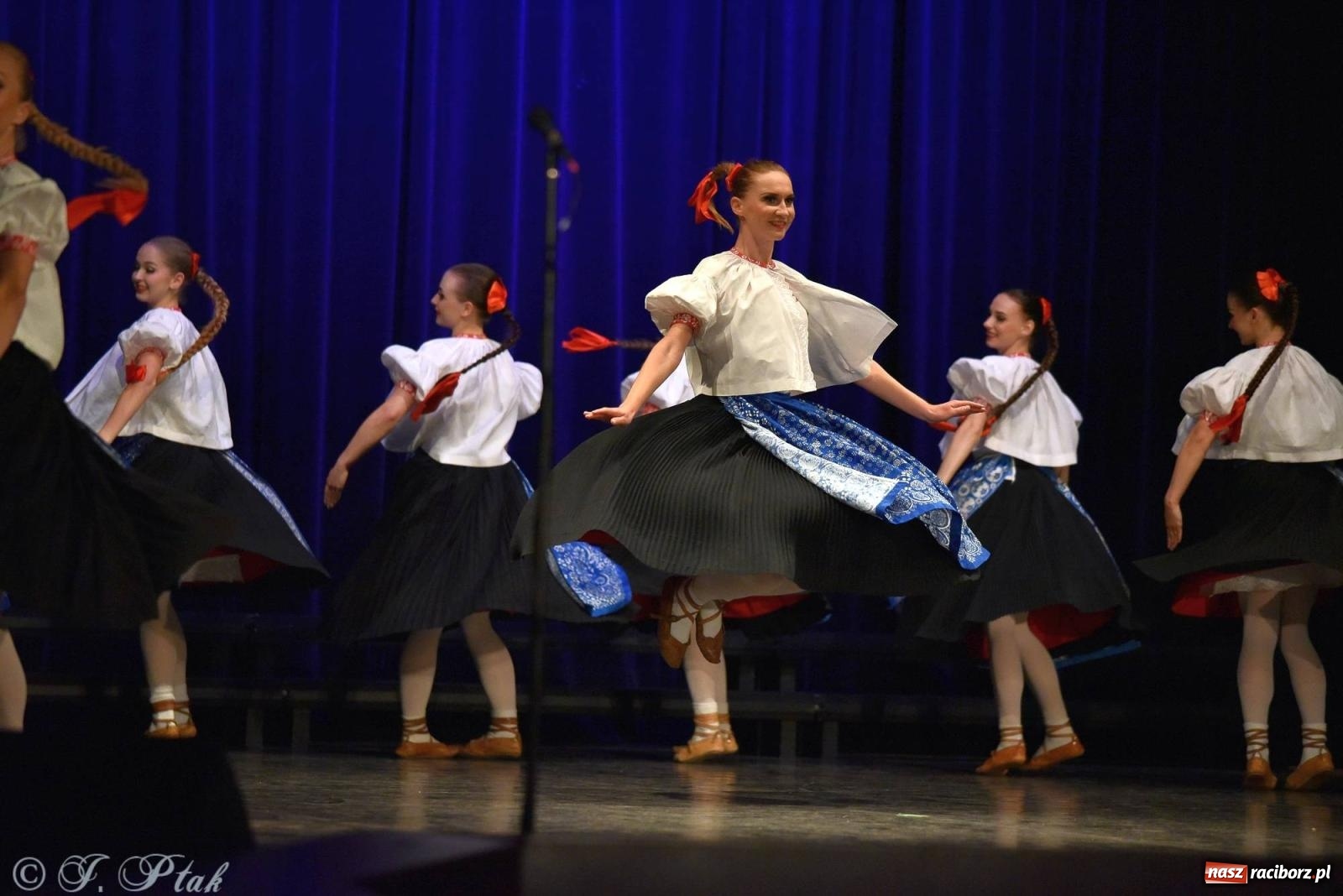 Zdjęcie w galerii na portalu naszraciborz.pl: Siedem dekad ze Śląskiem. Koncert w Raciborzu [FOTO i WIDEO] wiadomości z regionu