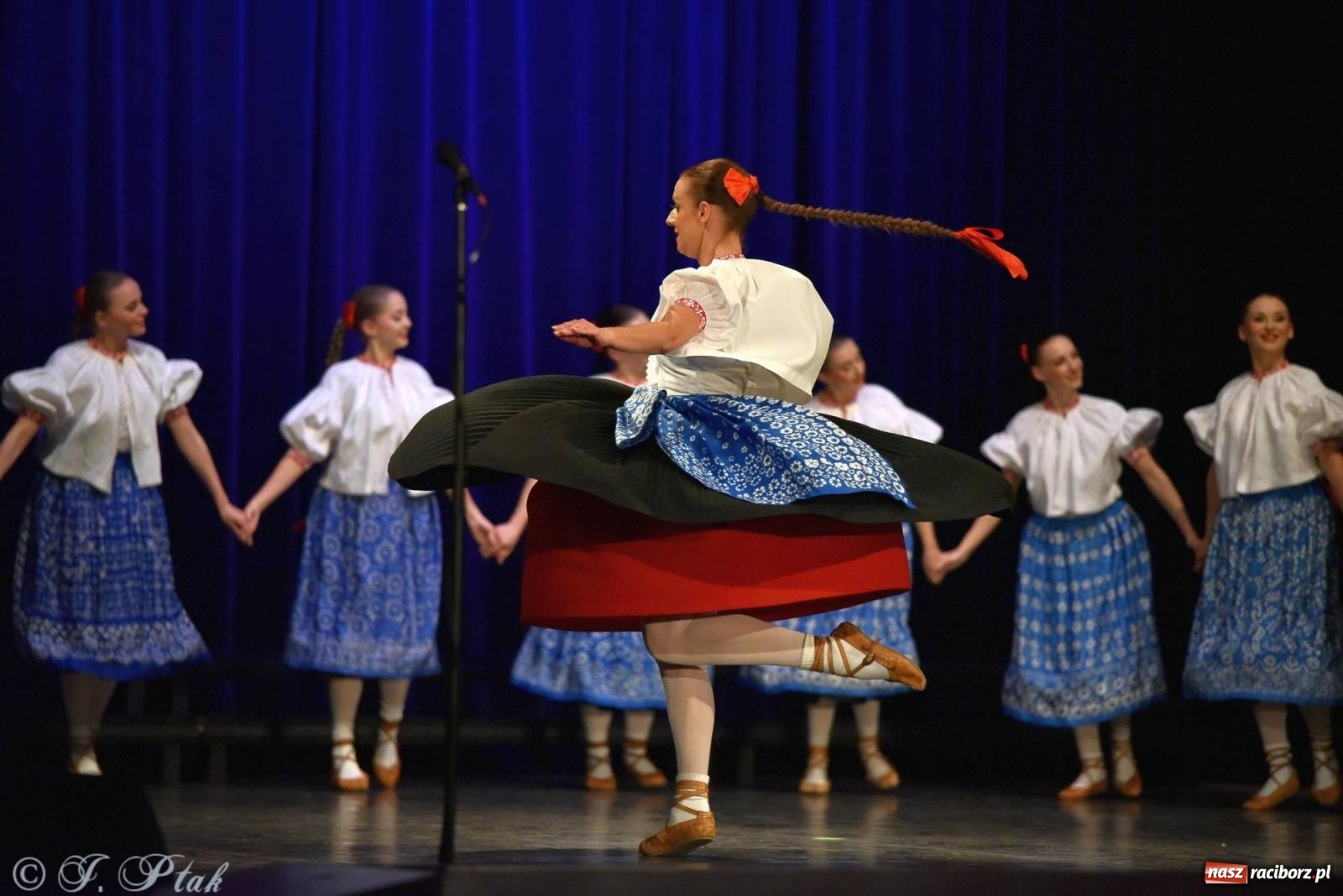 Zdjęcie w galerii na portalu naszraciborz.pl: Siedem dekad ze Śląskiem. Koncert w Raciborzu [FOTO i WIDEO] wiadomości z regionu
