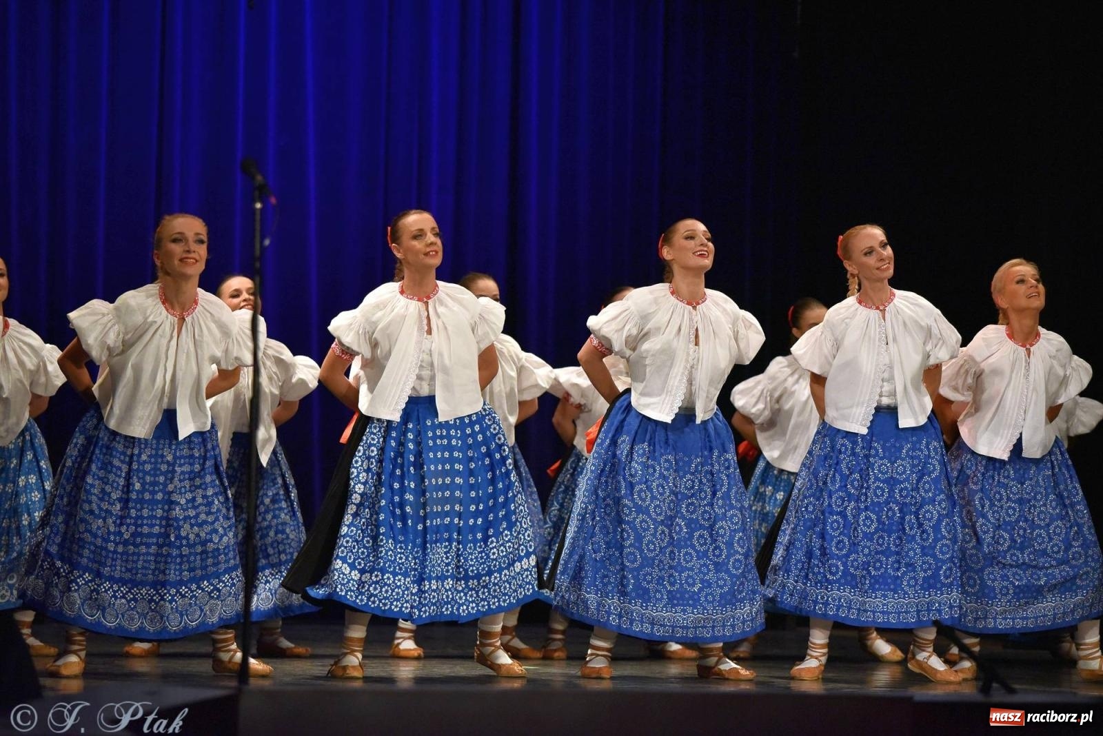 Zdjęcie w galerii na portalu naszraciborz.pl: Siedem dekad ze Śląskiem. Koncert w Raciborzu [FOTO i WIDEO] wiadomości z regionu