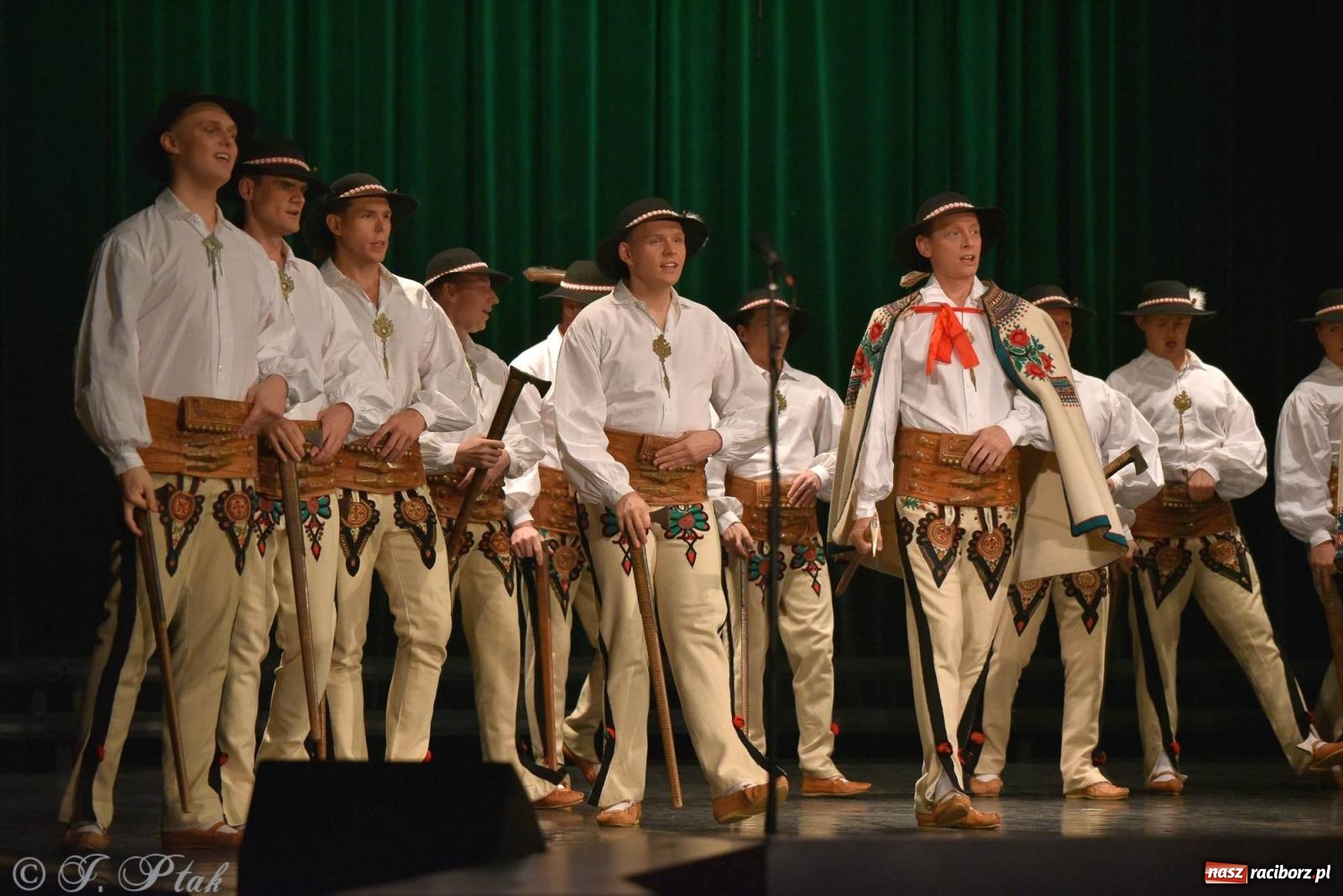 Zdjęcie w galerii na portalu naszraciborz.pl: Siedem dekad ze Śląskiem. Koncert w Raciborzu [FOTO i WIDEO] wiadomości z regionu