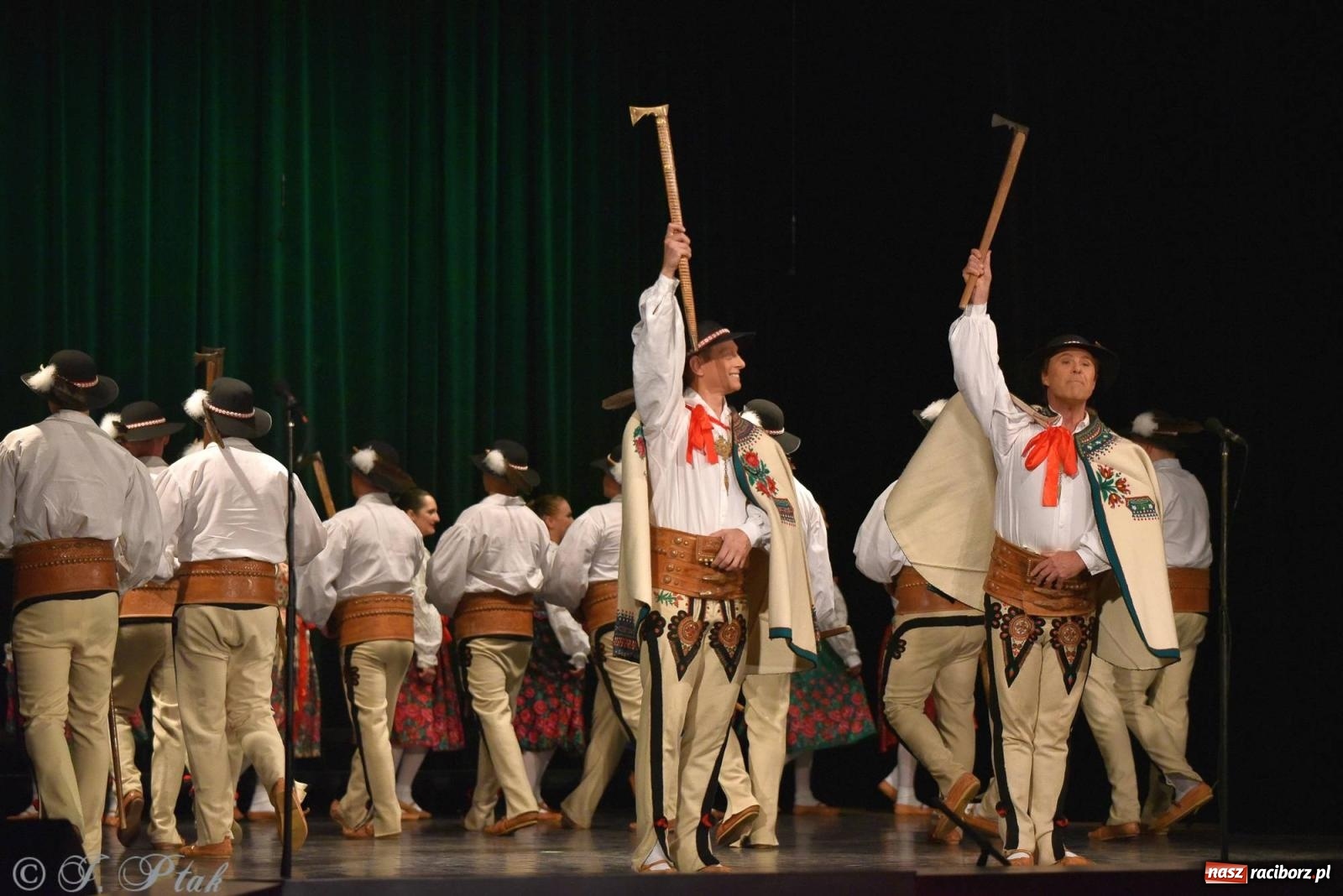 Zdjęcie w galerii na portalu naszraciborz.pl: Siedem dekad ze Śląskiem. Koncert w Raciborzu [FOTO i WIDEO] wiadomości z regionu