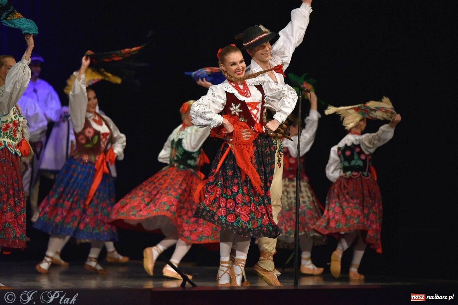 Zdjęcie w galerii na portalu naszraciborz.pl: Siedem dekad ze Śląskiem. Koncert w Raciborzu [FOTO i WIDEO] wiadomości z regionu