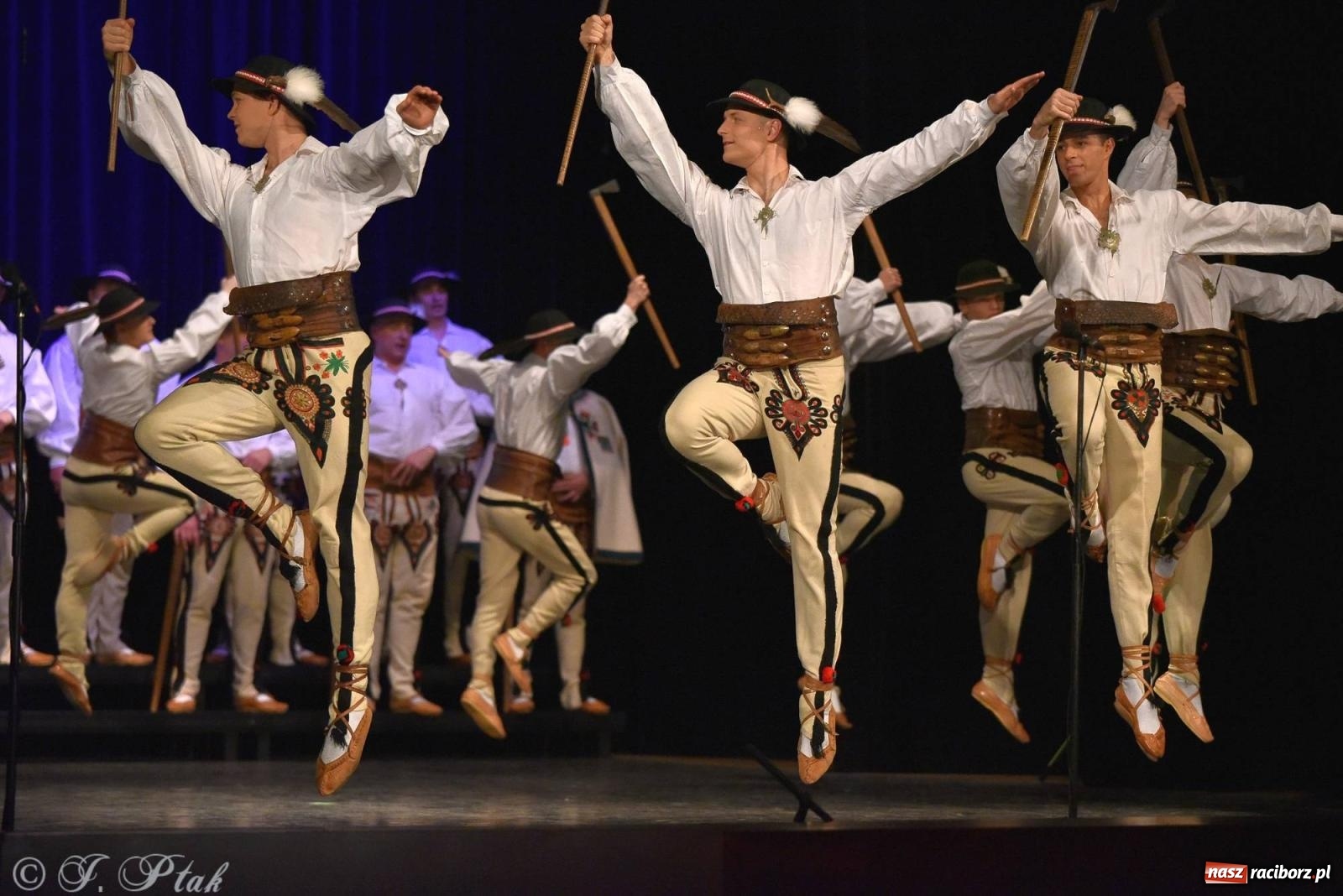 Zdjęcie w galerii na portalu naszraciborz.pl: Siedem dekad ze Śląskiem. Koncert w Raciborzu [FOTO i WIDEO] wiadomości z regionu