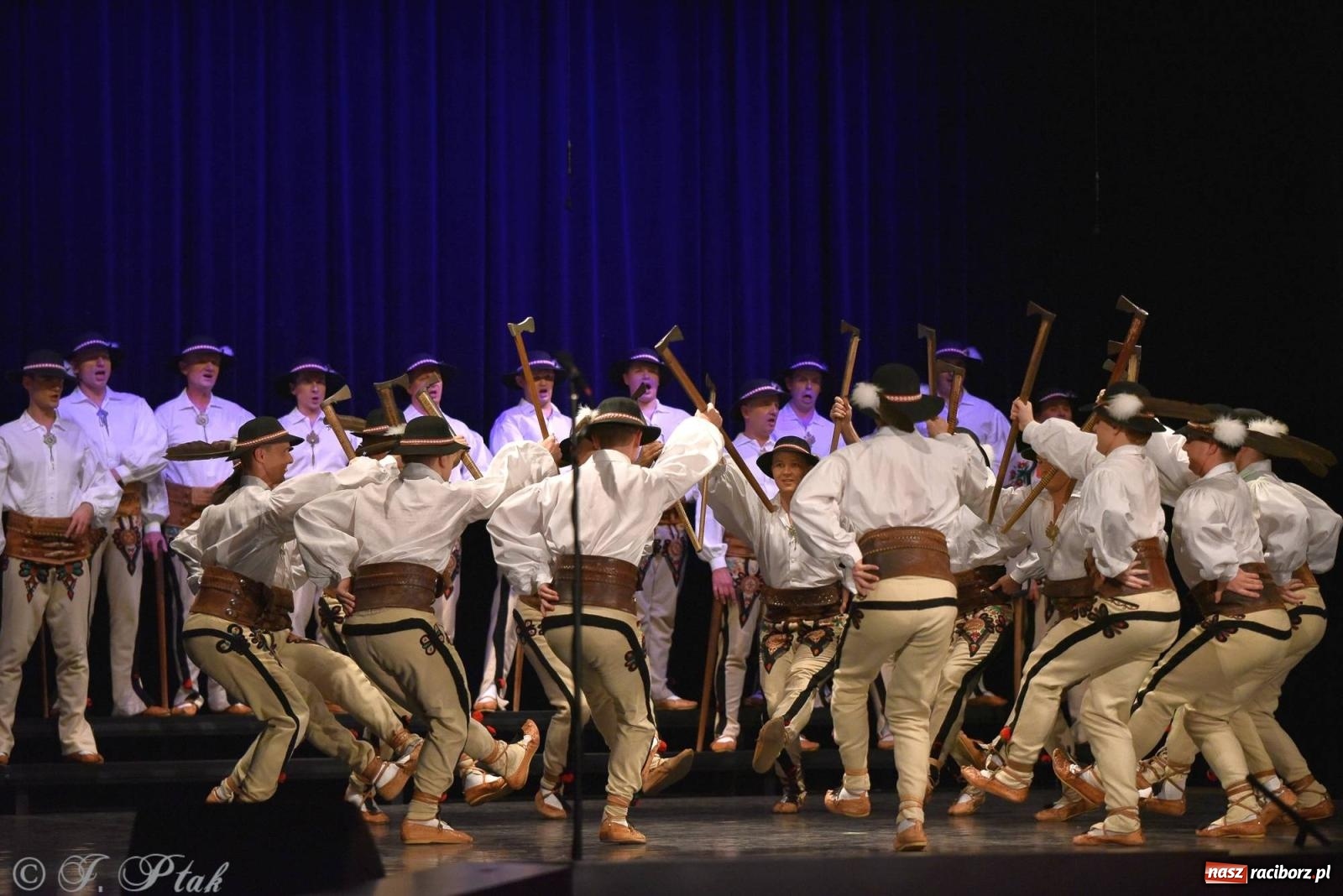 Zdjęcie w galerii na portalu naszraciborz.pl: Siedem dekad ze Śląskiem. Koncert w Raciborzu [FOTO i WIDEO] wiadomości z regionu