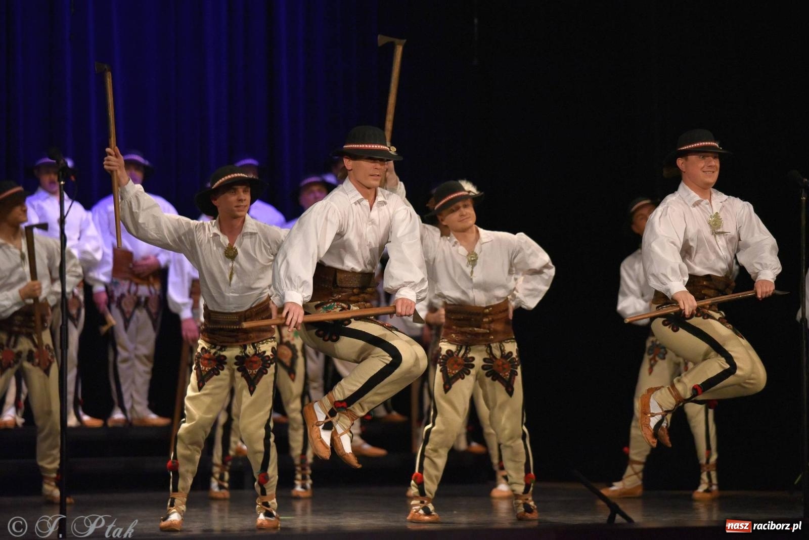 Zdjęcie w galerii na portalu naszraciborz.pl: Siedem dekad ze Śląskiem. Koncert w Raciborzu [FOTO i WIDEO] wiadomości z regionu