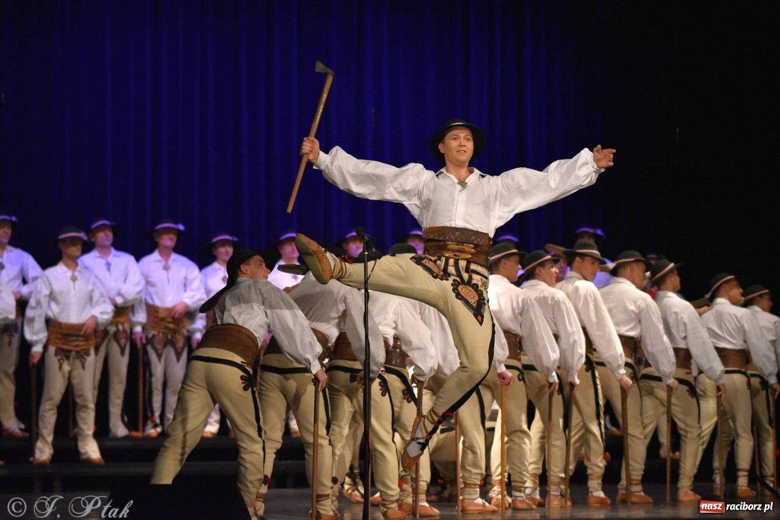 Zdjęcie w galerii na portalu naszraciborz.pl: Siedem dekad ze Śląskiem. Koncert w Raciborzu [FOTO i WIDEO] wiadomości z regionu