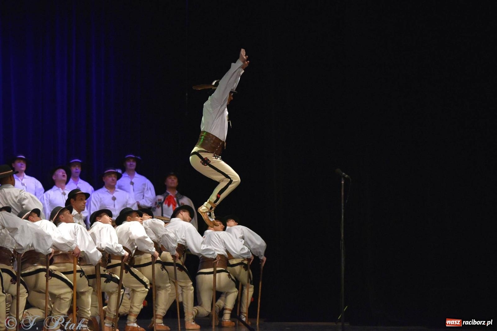 Zdjęcie w galerii na portalu naszraciborz.pl: Siedem dekad ze Śląskiem. Koncert w Raciborzu [FOTO i WIDEO] wiadomości z regionu